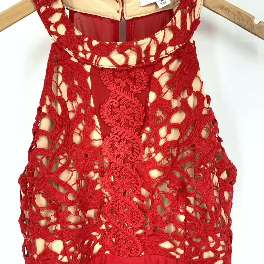Francesca's Braylee red floral lace A-line dress, Size M - Picture 4 of 11